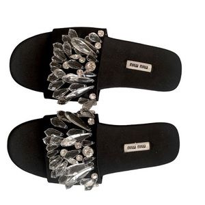 Mimi Miu embellished black slides! Hardly worn and in Great condition size 39